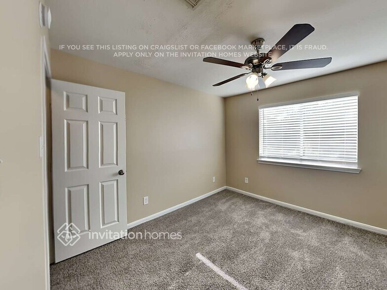 Building Photo - 23534 Tayman Park Dr
