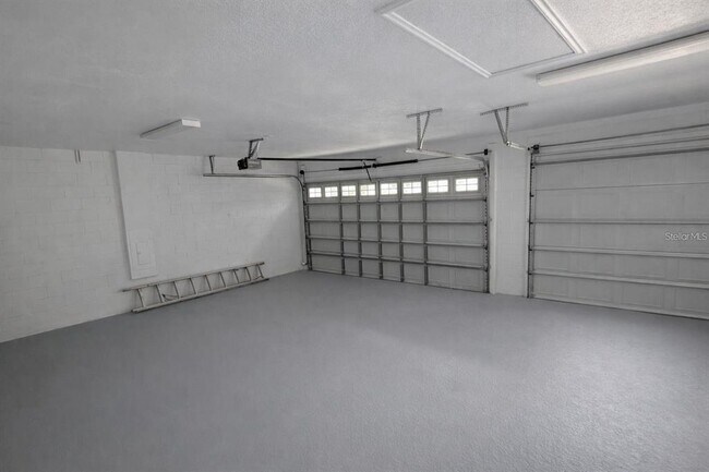 Building Photo - 3504 Valleyview Dr