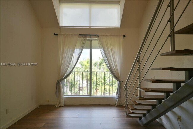 Building Photo - 6884 N Kendall Dr
