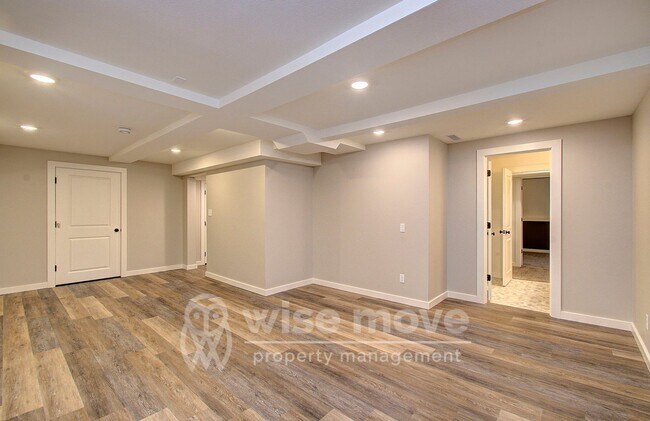 Building Photo - Felida Park- 4 Bedrooms on 1.5 Acres