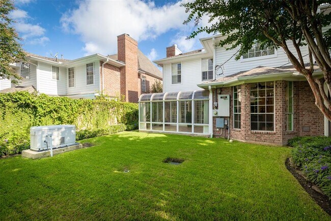 Building Photo - 5583 Beverly Hill St