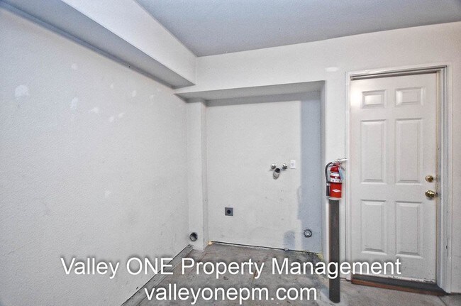 Building Photo - 1150 E Monte Vista Ave, Turlock, CA 95382