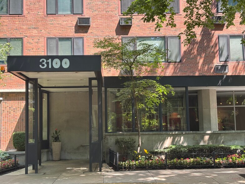Building Photo - 3100 N Lake Shore Dr