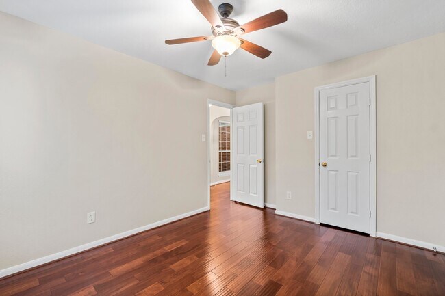 Building Photo - 83 Terraglen Dr