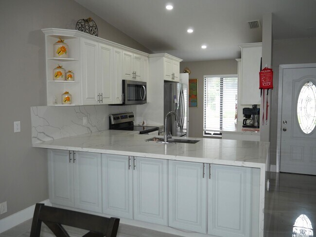 Building Photo - 15652 Bottlebrush Cir