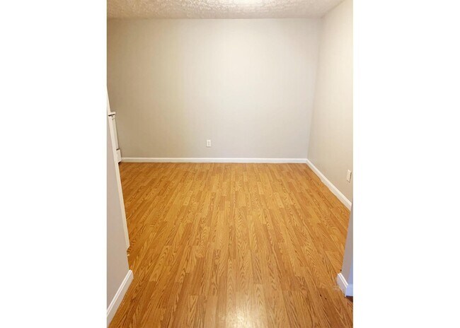 Building Photo - 525 Lowell Ave