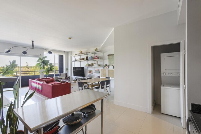 Building Photo - 3250 Grand Ave