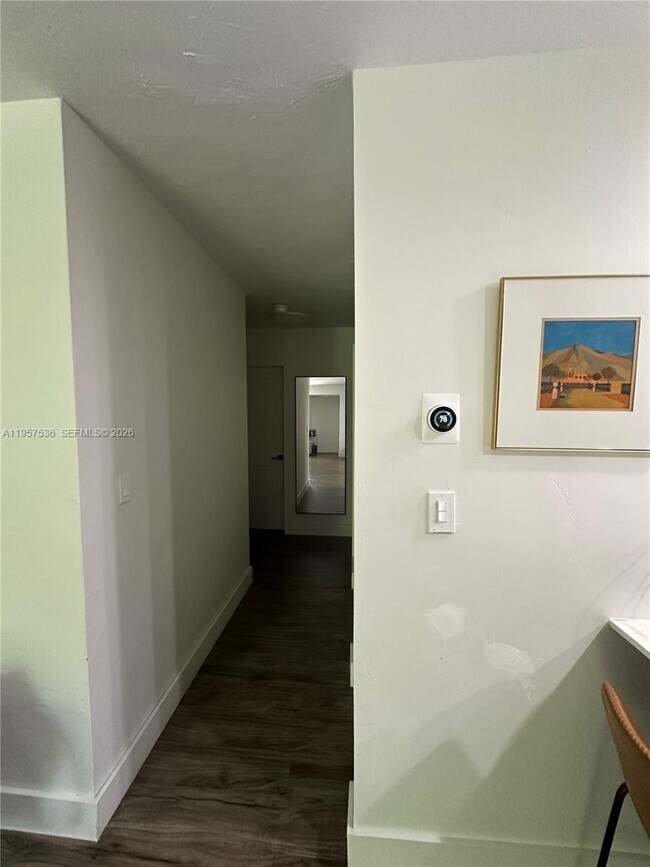 Building Photo - 9392 SW 77th Ave