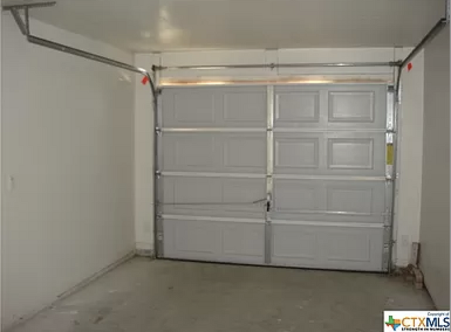 Garage - 400 W Dale Ave