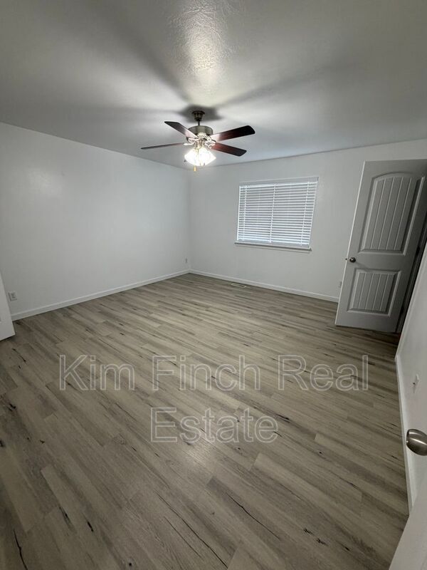 Building Photo - 2389 Hitching Post Dr
