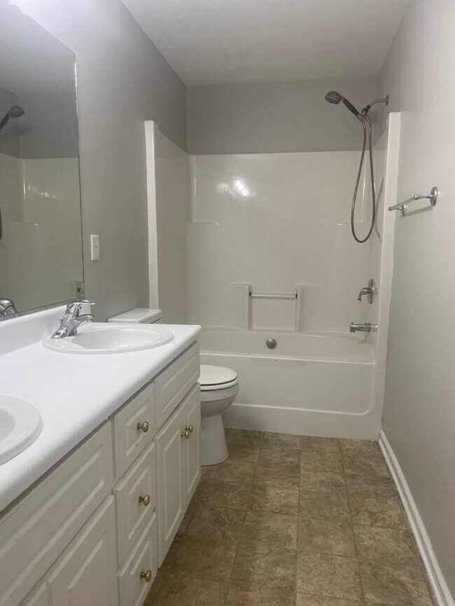 Building Photo - 449 Northrop Pl