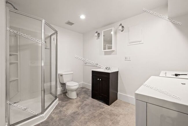 Building Photo - Modern Mediterranean 2 Bed/2 Bath with plenty of space - Pet Friendly!