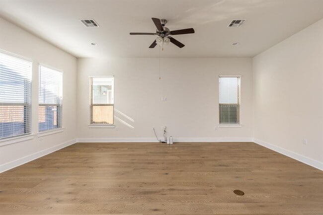 Building Photo - 2401 McBee St