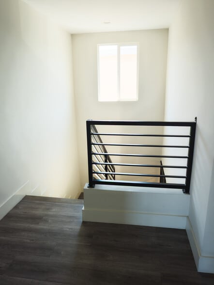 Upstairs Hallway - 5640 Craner Ave