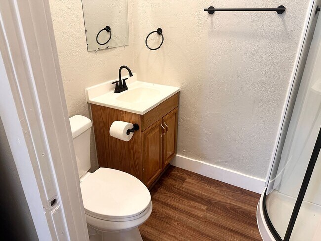 Building Photo - 3 Bedroom 2 Bath Forest Grove OR