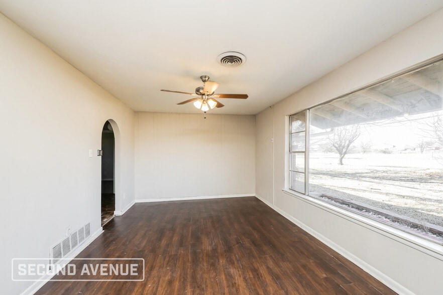 Building Photo - 2713 S Carrier Pkwy