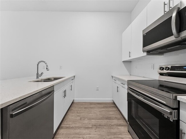 Building Photo - 367 Famagusta Dr