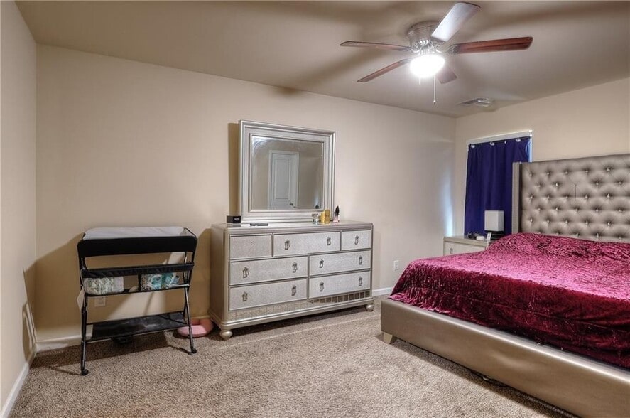 Building Photo - 1230 Dianne Dr