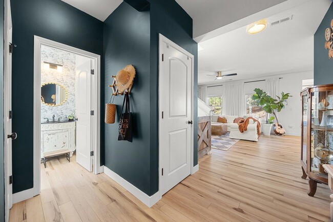 Building Photo - Discover this stunning 3-bedroom, 2.5-bathroom home where design and comfort meet in Mill Creek F...