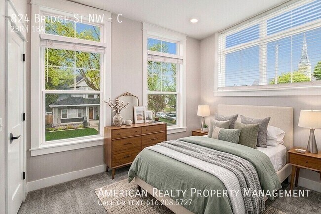 Building Photo - 824 Bridge St NW