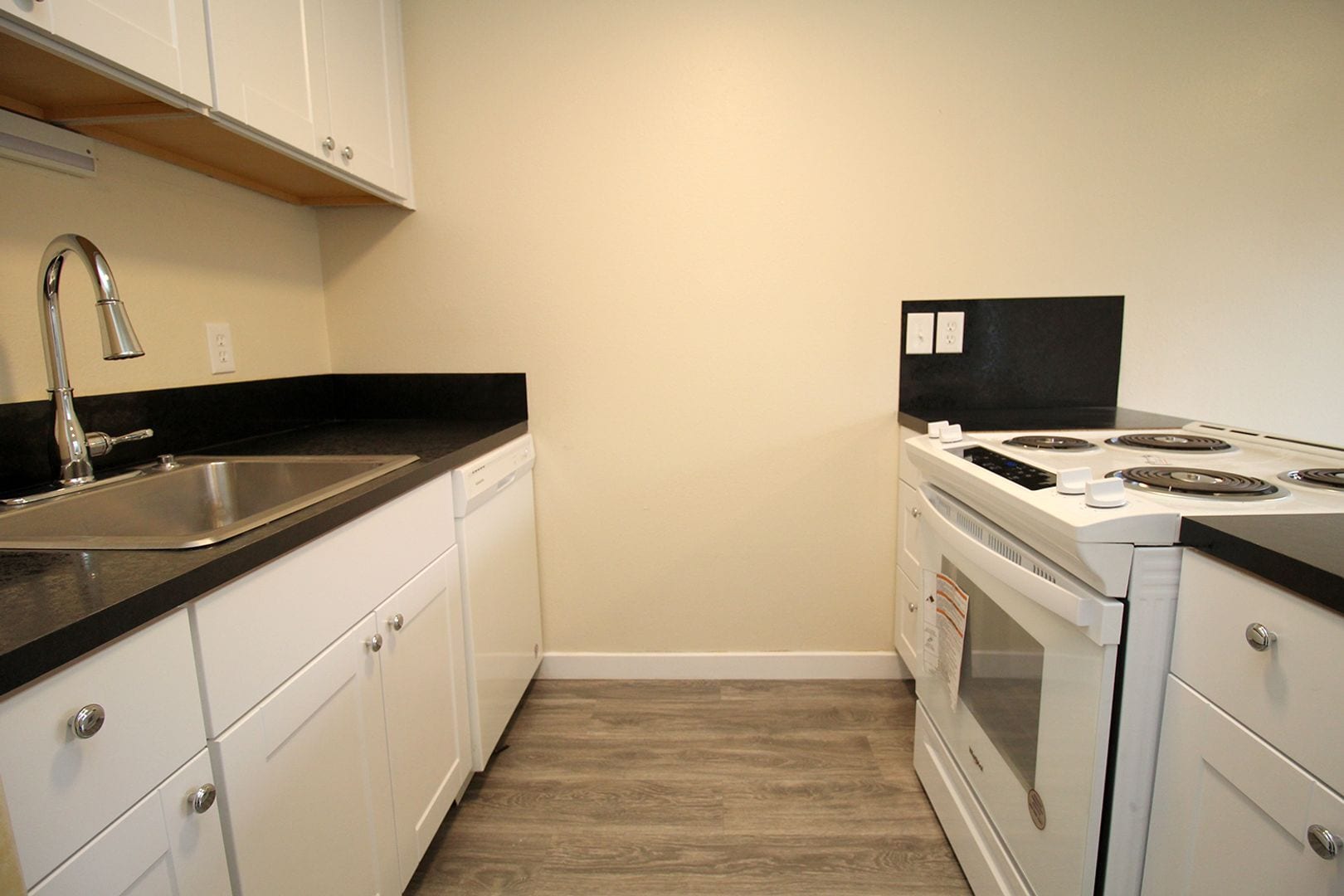 Building Photo - 8924-8934 SE Ellis St