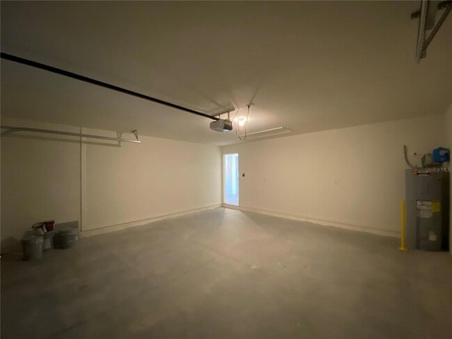 Building Photo - 661 W Twisted Oaks Dr