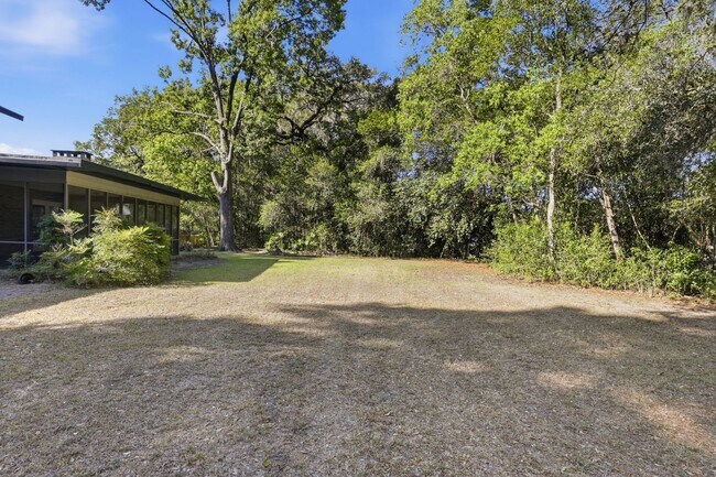 Building Photo - 4 Bedroom, 3 Bath House on 1 Acre in Fox Grove