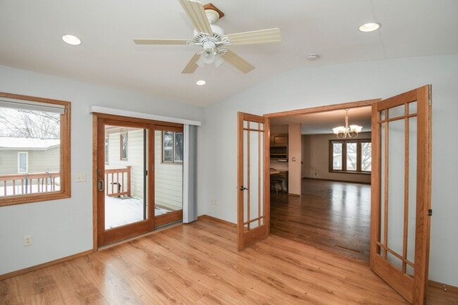Building Photo - Spacious 5-Bedroom Split-Level in Southwest Sioux Falls with 4-Season Room & Fenced Yard!
