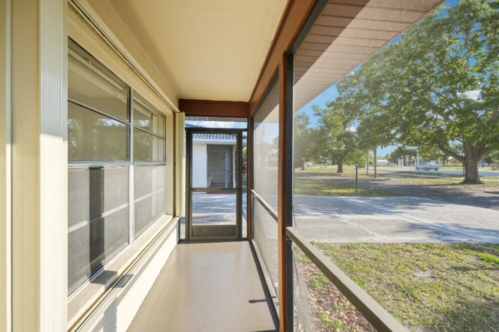 Building Photo - 4 Parkwood Villas Ct