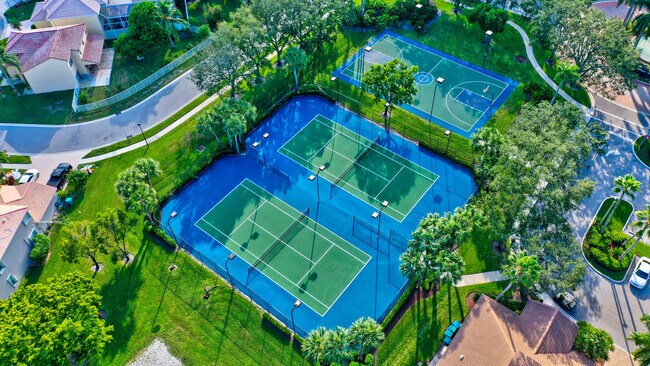 Building Photo - 7076 Middlebury Dr