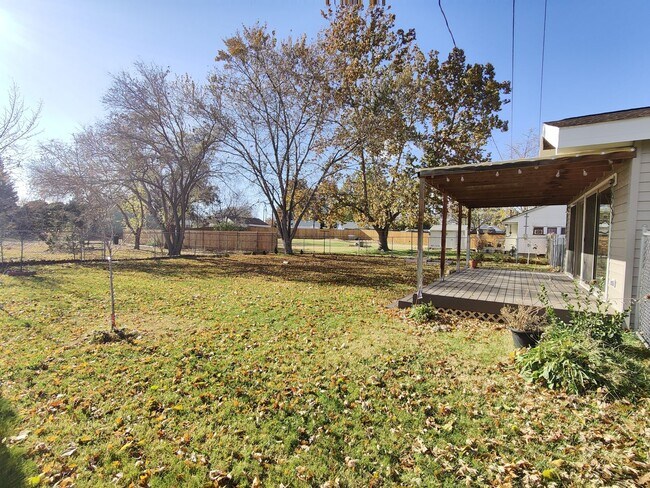 Building Photo - Your Next Home in the Heart of Richland — ...