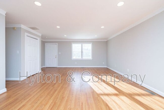 Building Photo - 59 W 27th St