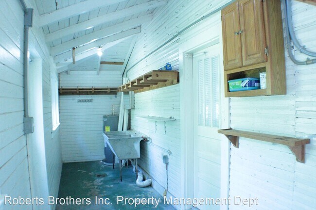 Building Photo - 2 br, 1 bath House - 207 NW 1st Street