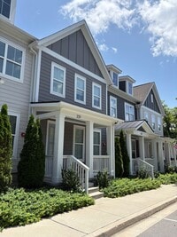 Building Photo - Beautiful 2/2.5 townhome near downtown Franklin available!