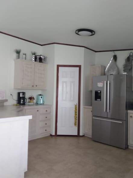 Building Photo - 739 Proctor Ln