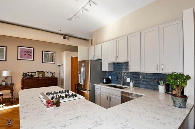 Building Photo - 910 S Michigan Ave