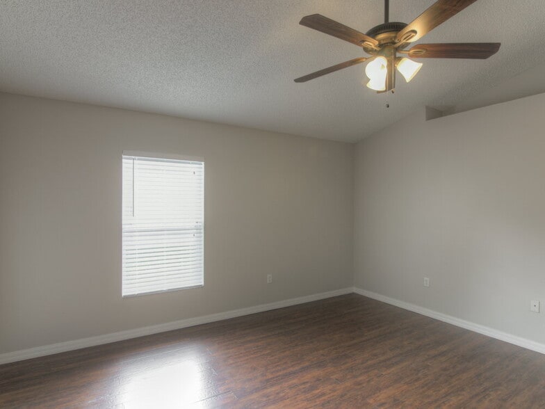 Building Photo - 762 Welch Hill Cir