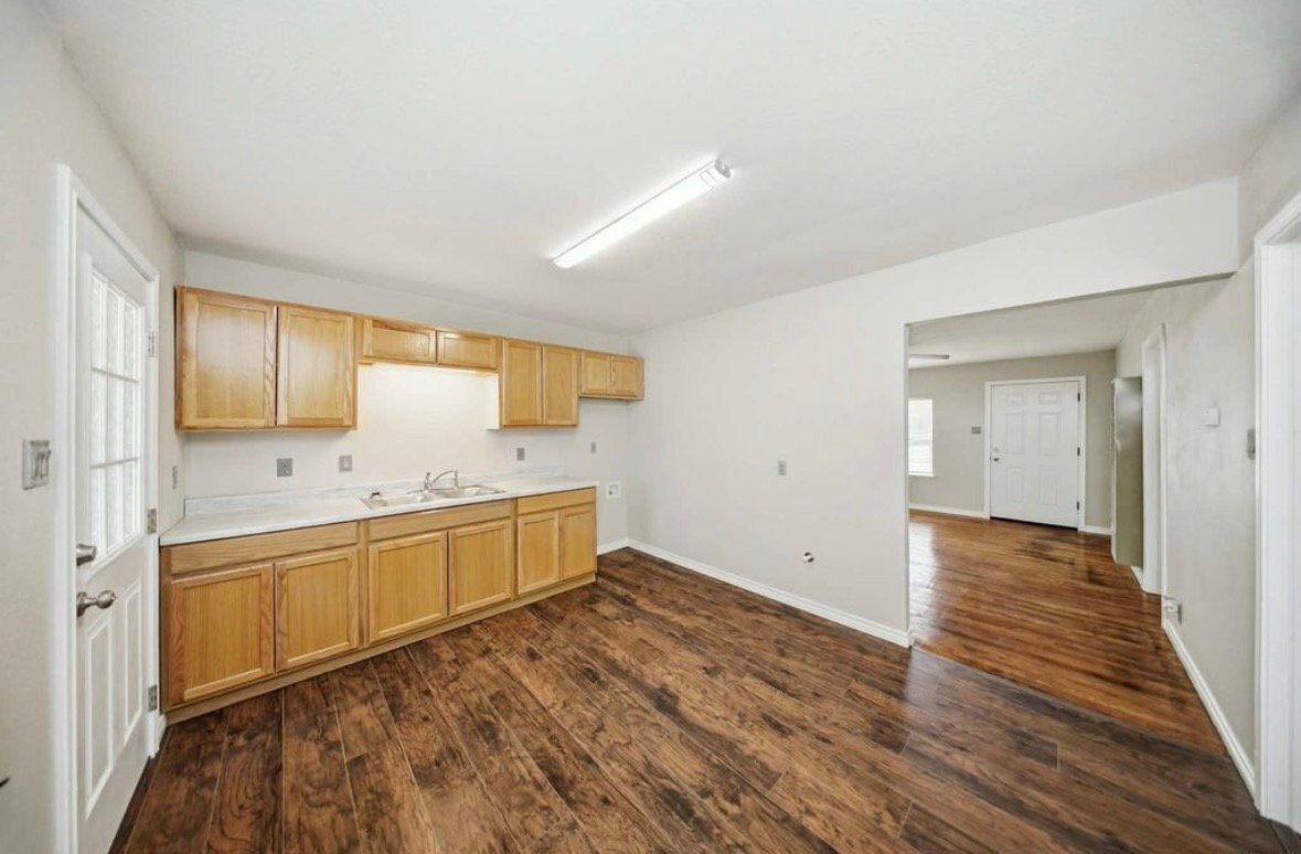 Building Photo - 435 Avondale Ave