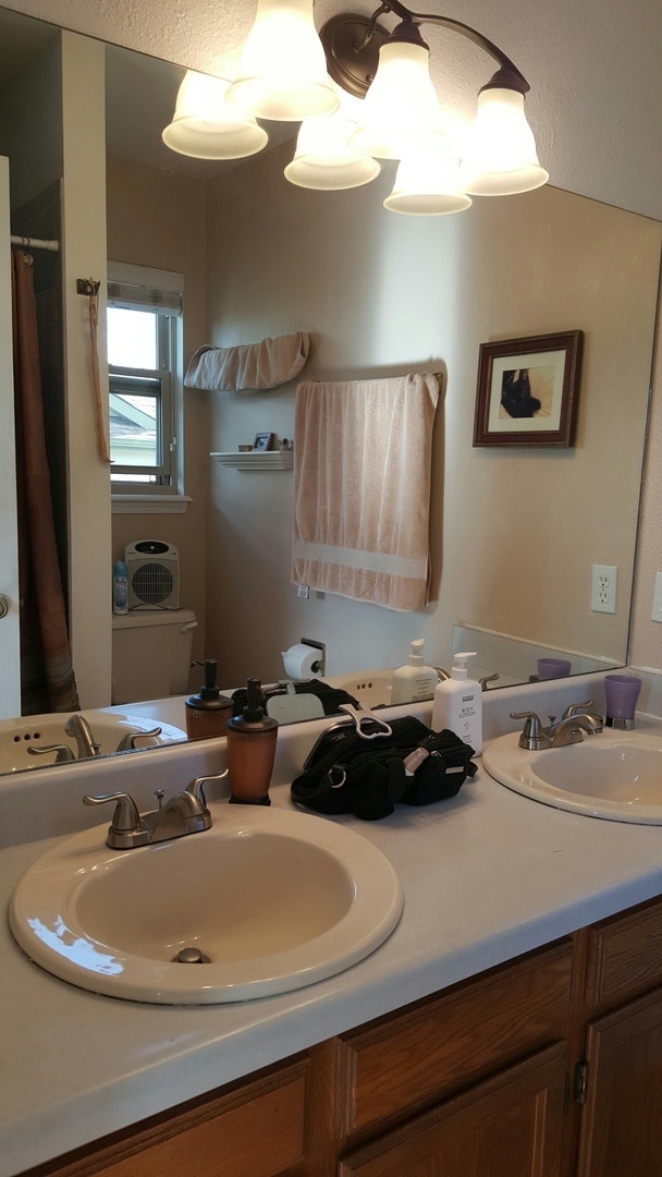 Building Photo - Wonderful 4 bedroom Home in District #20