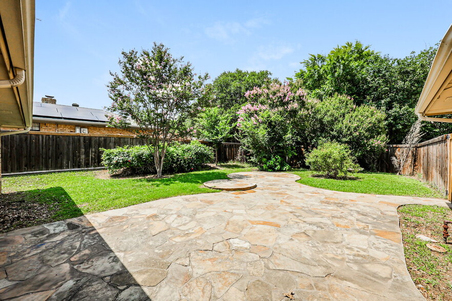 Building Photo - 904 Fairfield Ln