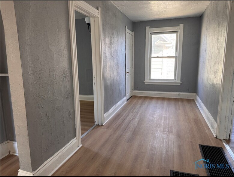 Building Photo - 949 Forsythe St