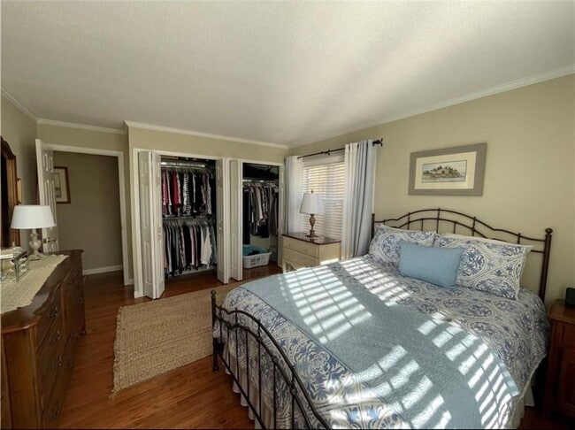 Building Photo - 41 Bullocks Point Ave