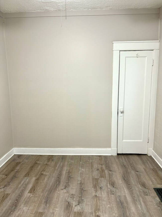 Building Photo - Updated home in West Louisville now availa...