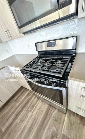 Building Photo - 2374 S University Blvd