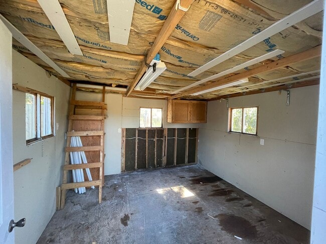 Building Photo - Charming 3 Bed/2 Bath Rambler in NE Tacoma — Cul-de-Sac Living with a Fenced Yard