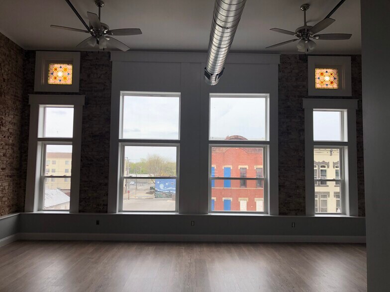 Living Room - 222 S Main St