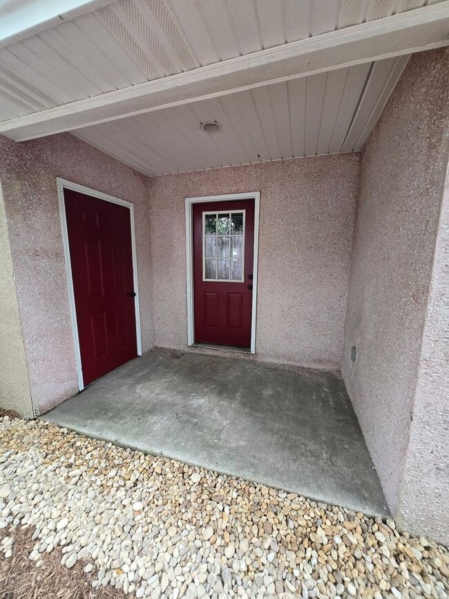 Building Photo - 142 Leeswood Cir