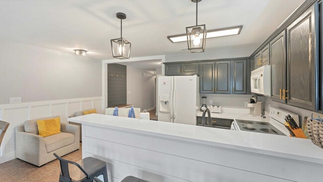 Building Photo - 730 E Mather St