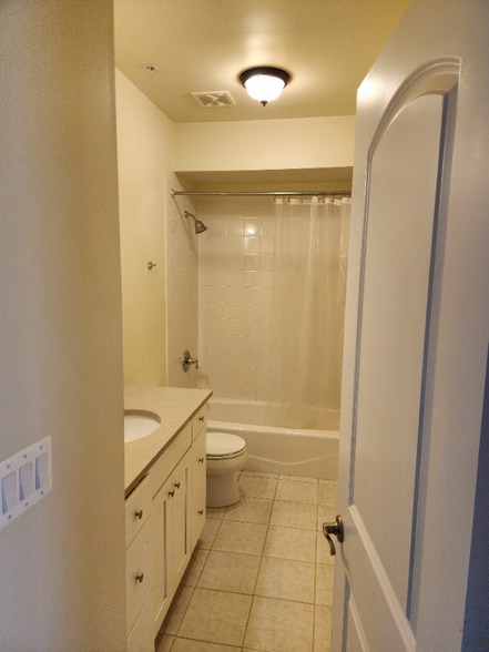 Building Photo - 14194 Platinum Dr