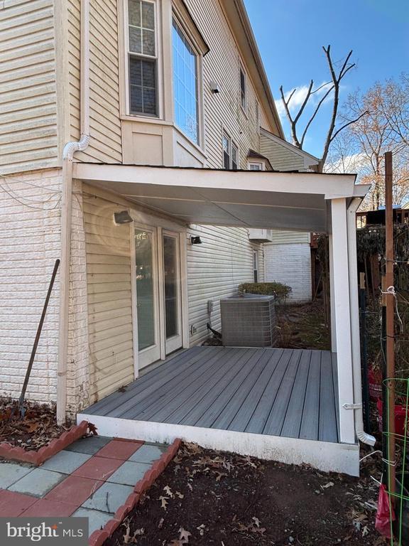 Building Photo - 44140 Bristow Cir